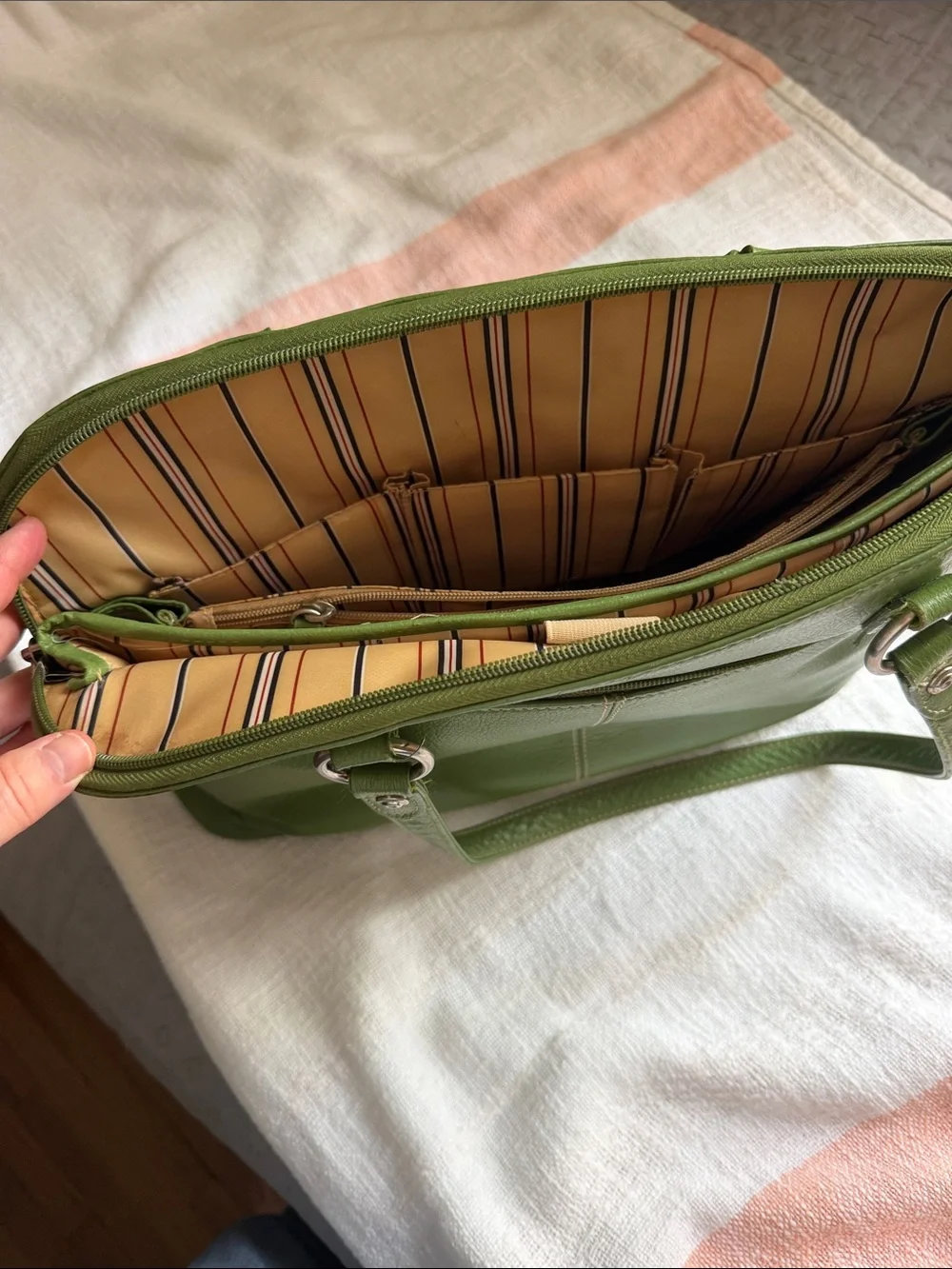 Franklin Covey Green Leather Laptop Bag with Front Zip Pocket